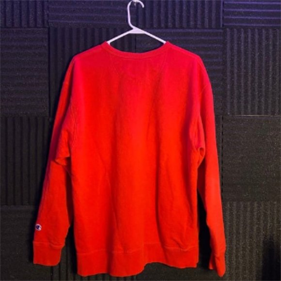 Champion Crewneck - Picture 2 of 2